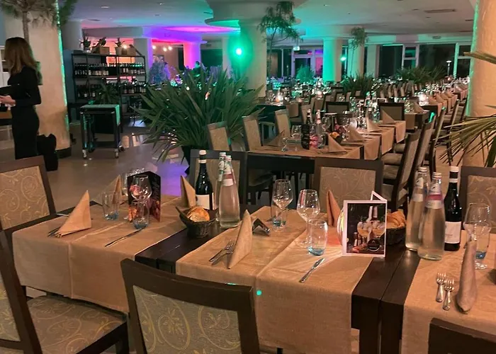 Roses 4* רוזטו דליי אברוצי