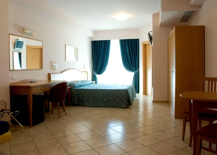 Roses Szálloda Roseto degli Abruzzi