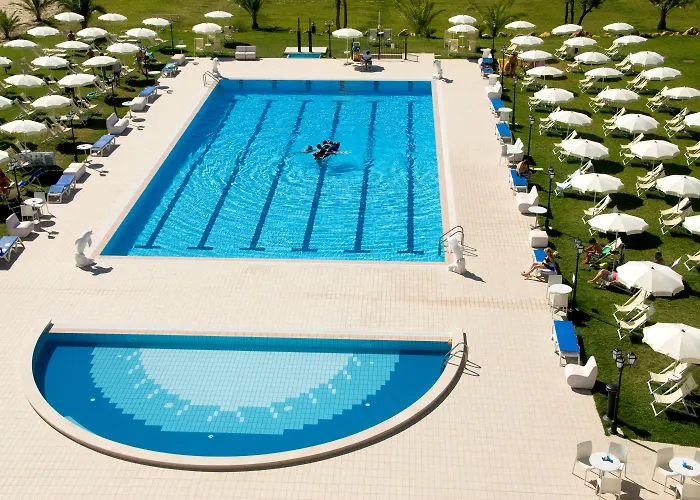 מלון Roses רוזטו דליי אברוצי