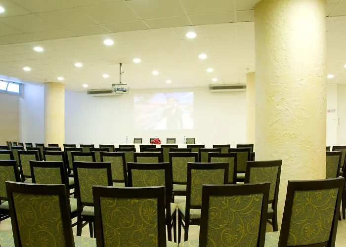 מלון Roses רוזטו דליי אברוצי