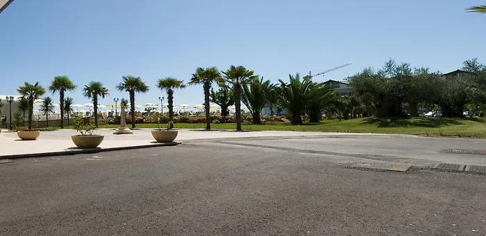 Roses Szálloda Roseto degli Abruzzi